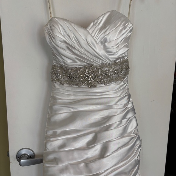 Wedding Dress - Picture 2 of 12